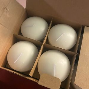 Brand new!! 12 3 inch floating candles